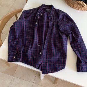 American Eagle athletic fit button front shirt